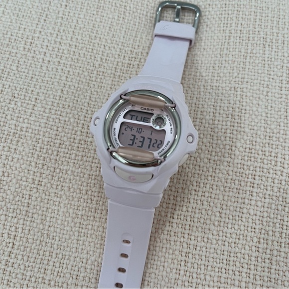 SOLD ON DEPOP - Baby-G G-Shock Watch - Light Pink, Water Resistant - Picture 4 of 8